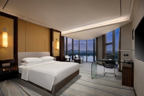 六安曙光铂尊酒店