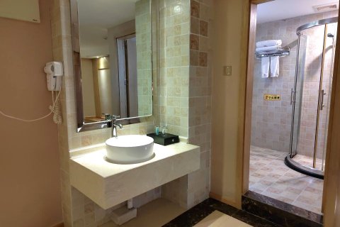 龙舞观景酒店(贵阳花果园购物中心白宫店)