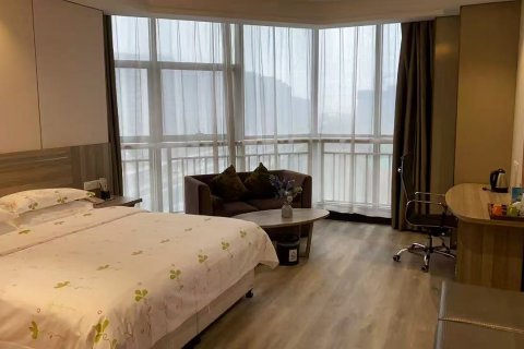 鲁越大酒店(绍兴北站店)