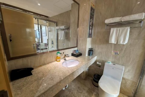 西宁宜采新丝路国际饭店(海湖新区万达广场店)