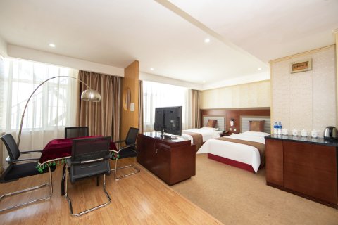 松原鑫宇龙佳酒店(第二高级中学火车站店)