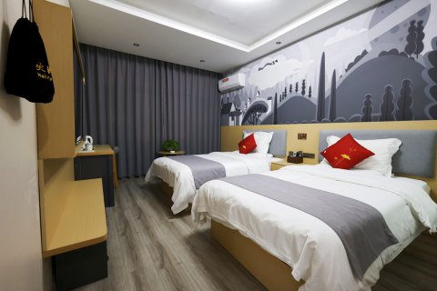 新野天润假日酒店