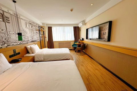 汉庭酒店(长春卫星广场物贸大厦店)