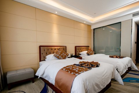 龙跃国际大酒店(威海高铁站韩乐坊店)