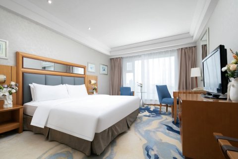 武汉五月花大酒店(黄鹤楼中南路地铁站店)