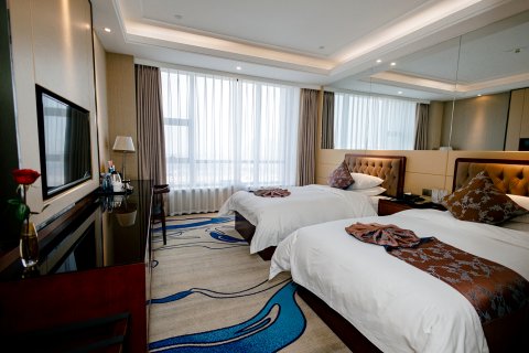 龙跃国际大酒店(威海高铁站韩乐坊店)