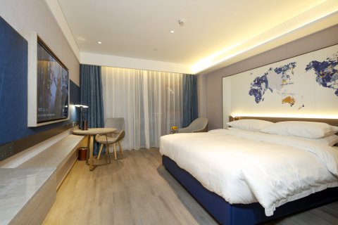 凯里亚德酒店(成都华侨城欢乐谷地铁站店)