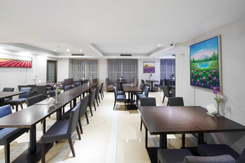 锦听酒店(成都熊猫基地昭觉寺南路地铁站店)