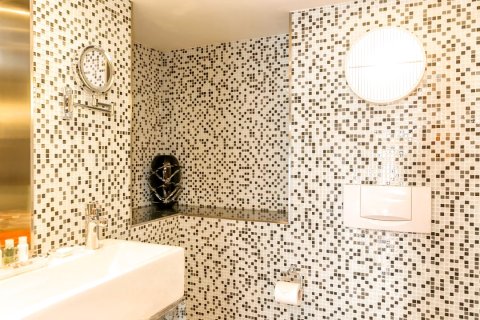 上海品尊辉盛名致精品酒店公寓