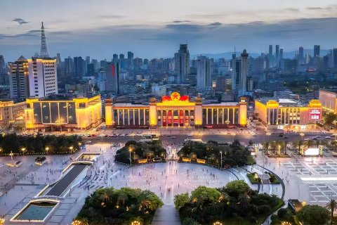 City Light|广福麟花园酒店(南昌八一广场火车站店)