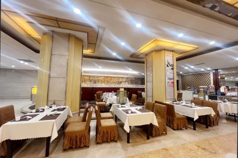 海亮广场大酒店(万象城中山路地铁站店)