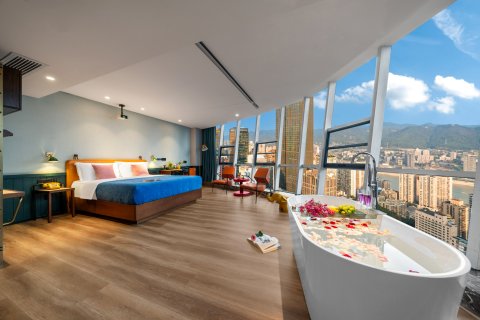 重庆解放碑洪崖洞厚居高空江景酒店