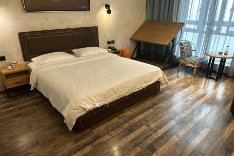 DADA木马酒店(重庆观音桥步行街店)