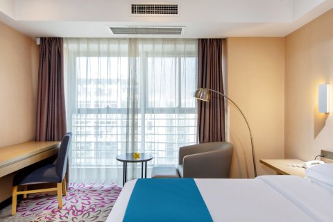 锦听酒店(成都熊猫基地昭觉寺南路地铁站店)