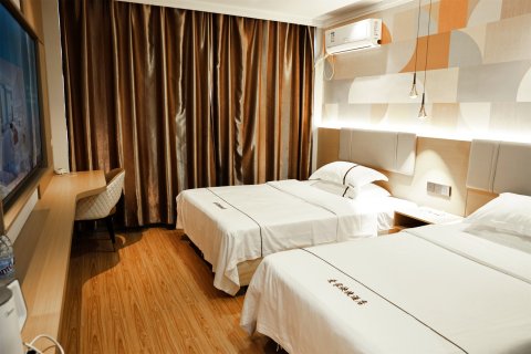 光山爱家快捷酒店(西亚城市广场店)