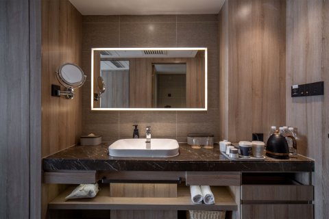 大连火车站亚朵酒店