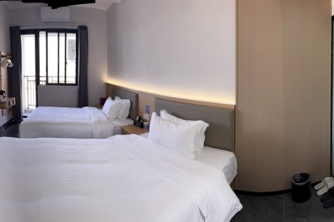 悦豪轻居酒店(惠州市马安镇金山湖卡丁车竞速公园店)