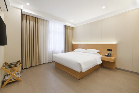 枫宸酒店(南宁东葛路地铁站建政路夜市店)