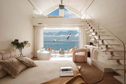 三色云河(大理双廊洱海·雪店)