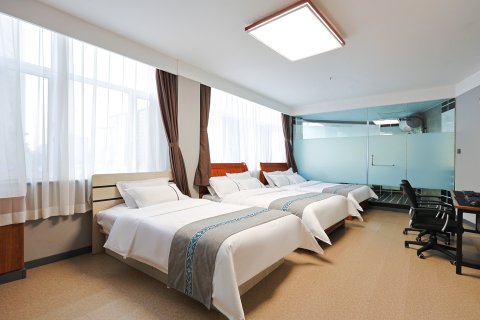 查尔斯酒店(延吉延边大学朝鲜族民俗园店)