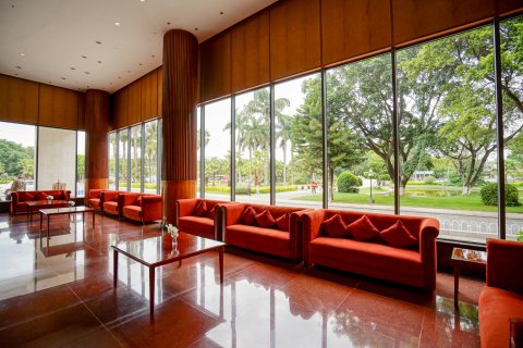 弥勒湖泉红烟宾馆