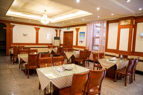 弥勒湖泉红烟宾馆