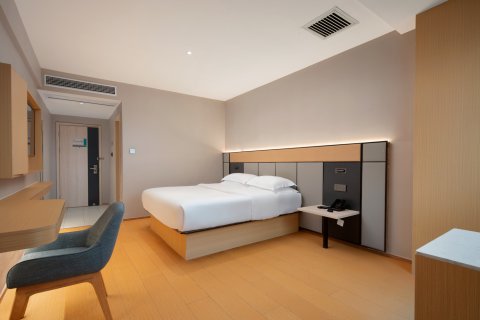 君子兰酒店(海口上邦百汇城王府井海垦广场店)