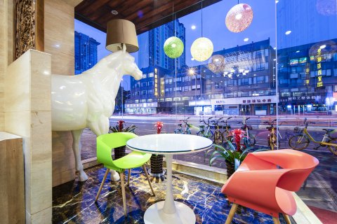 怡家丽景酒店 (锦里衣冠庙地铁站店)