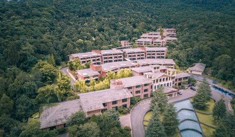 安宁金方森林温泉半山酒店