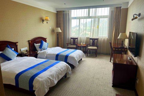 博霞山庄( 荣成动物园成山头店)