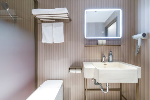 汉庭酒店(上海外滩外白渡桥店)