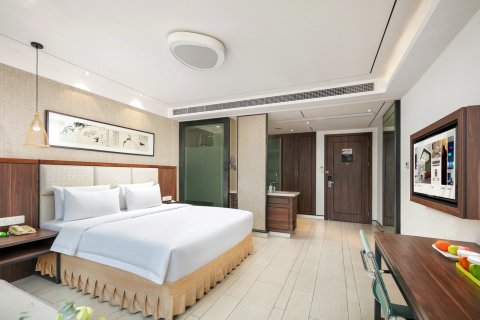 曼居酒店(余姚南雷南路店)