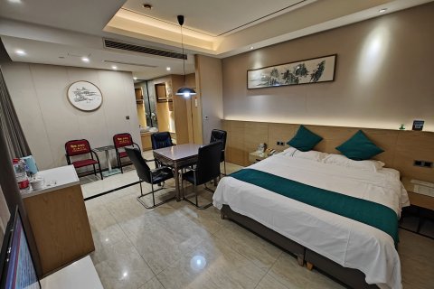 沈丘爱雅概念酒店(高铁站兆丰大道店)