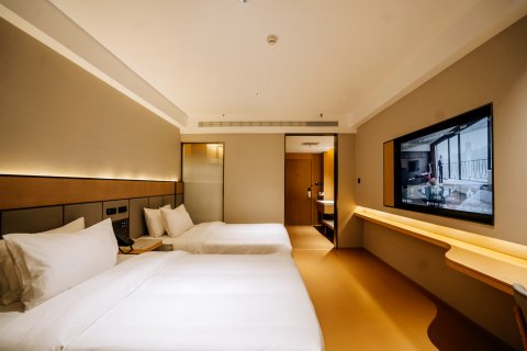 赤峰金狮皇冠酒店(钢铁街店)