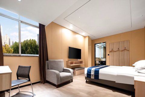 鄂州克里司汀酒店(洋澜高铁市民中心店)