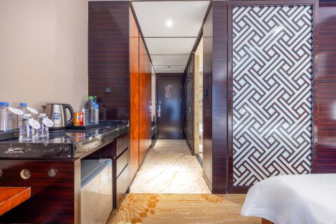 鄂尔多斯市皇室国际酒店(万达广场王府井店)