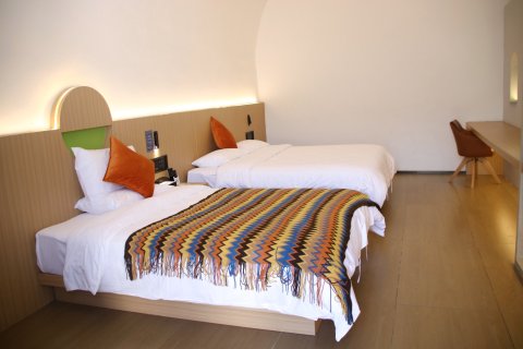 平顺半山窑洞度假庄园