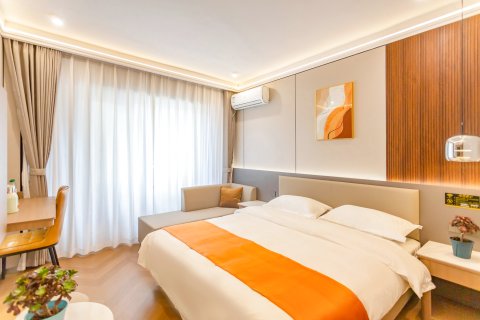 岚居·好运来轻奢酒店(青岛台东步行街店)