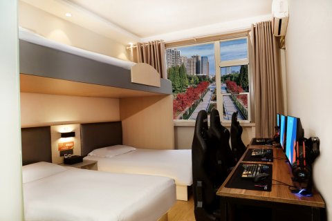 爱电竞酒店(濮阳京开大道汽车站店)