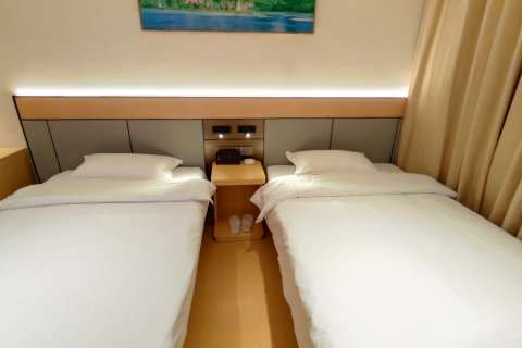 德令哈漠上星空酒店(中心广场店)