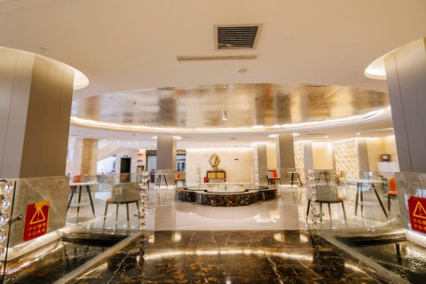 赤峰金狮皇冠酒店(钢铁街店)