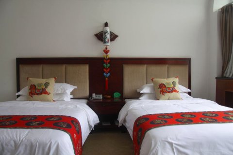 窑苑假日酒店(延安大学杨家岭店)