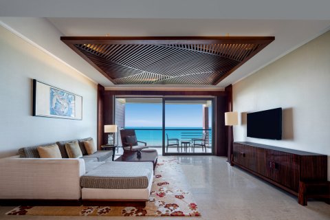 三亚湾海居铂尔曼度假酒店