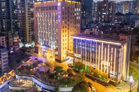 贵阳圣丰酒店(河滨公园甲秀楼店)