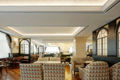 伯爵大酒店(呼伦贝尔市医院民族博物馆店)