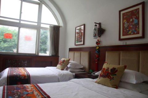 窑苑假日酒店(延安大学杨家岭店)