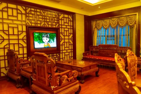 孝感鸿博大酒店(孝感东站湖北工程学院店)