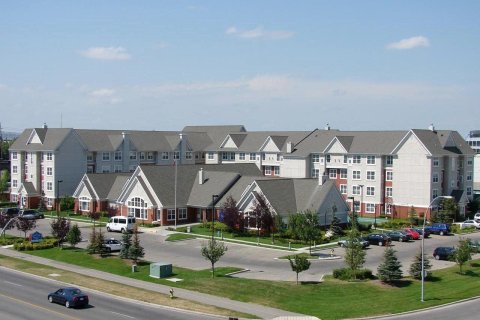 卡加利机场湖景招牌旅馆(Lakeview Signature Inn Calgary Airport)