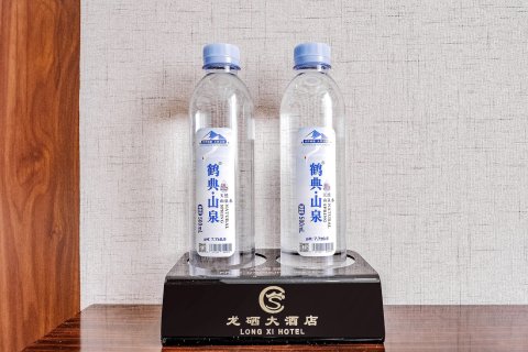 鹤峰龙硒大酒店