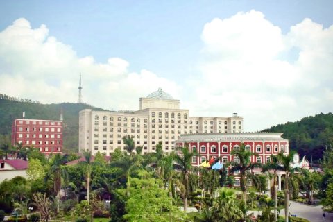 廉江丽波酒店(廉江樱花公园店)